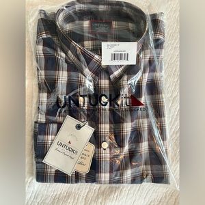 Men’s Medium Untuckit Shirt
